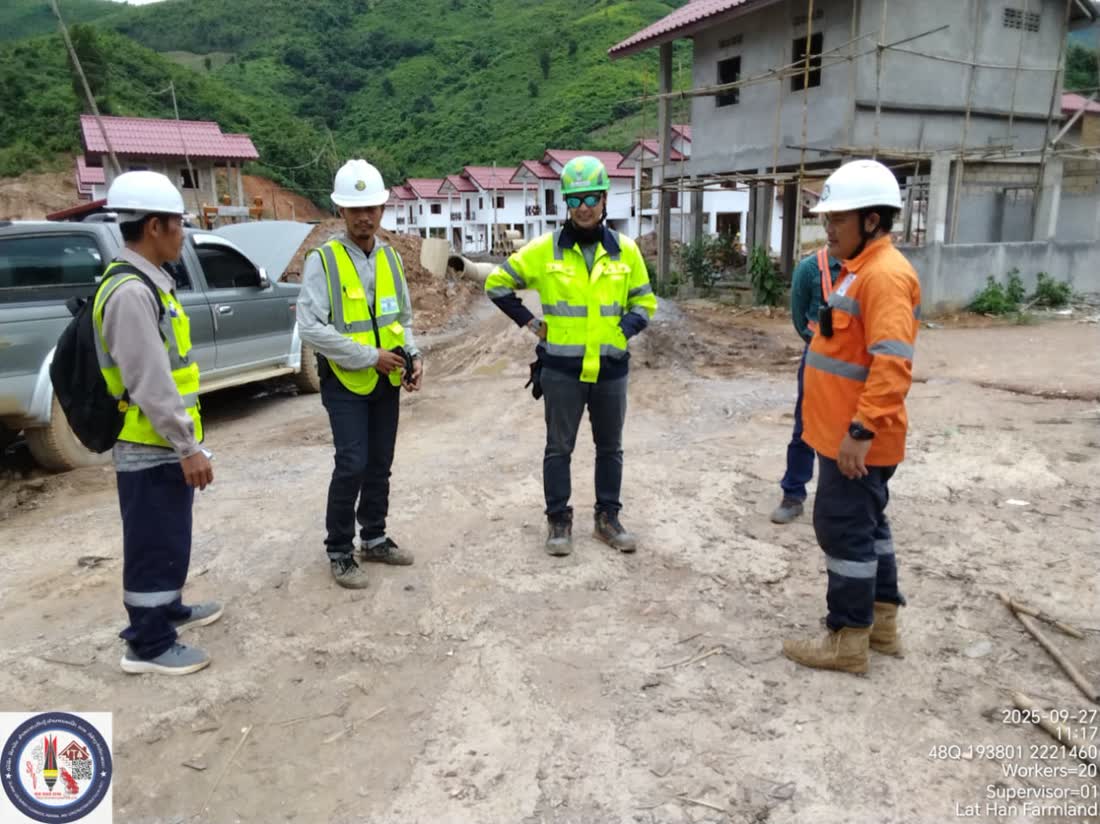SILAVAN supervisors in a site briefing